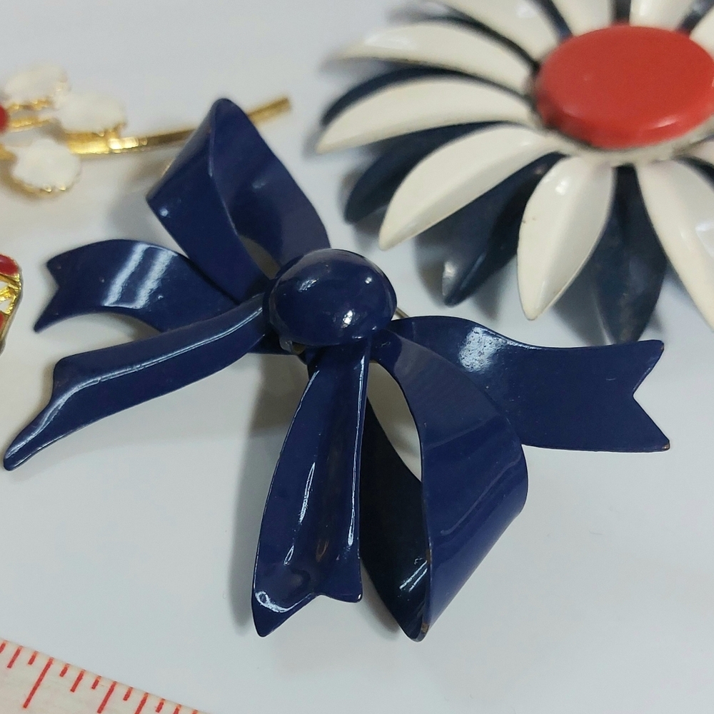 Vintage Enamel Brooch Set Red, White And Blue - Picture 7 of 10